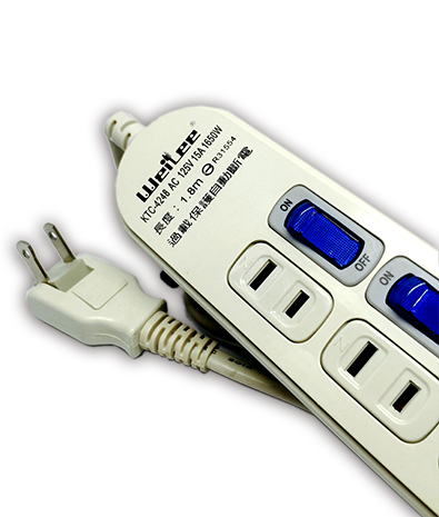 日本 4孔位 帶開關 過載保護 AC延長線 15A 125V